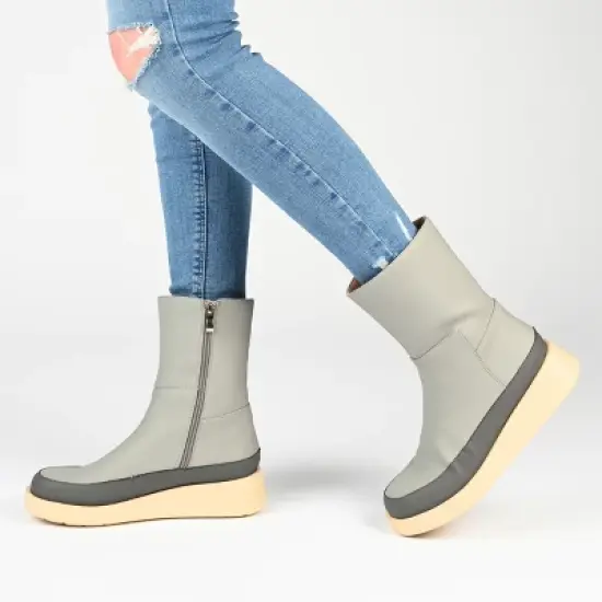 Journee Collection Womens Cristen Tru Comfort Foam Inside Zip Platform Booties image {8}