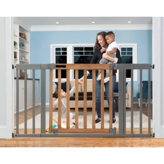 Summer Infant West End Safety Gate image {1}
