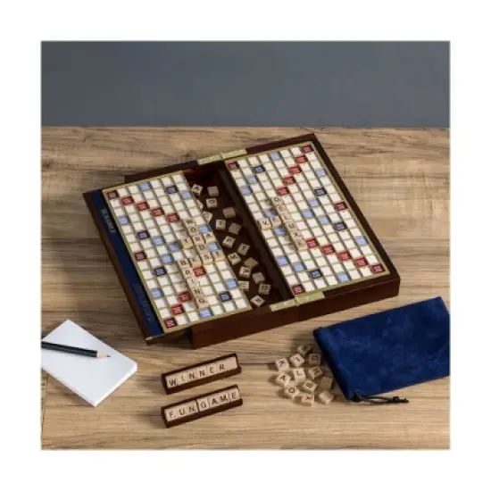 Scrabble (Deluxe Travel Edition) Board Game image {1}
