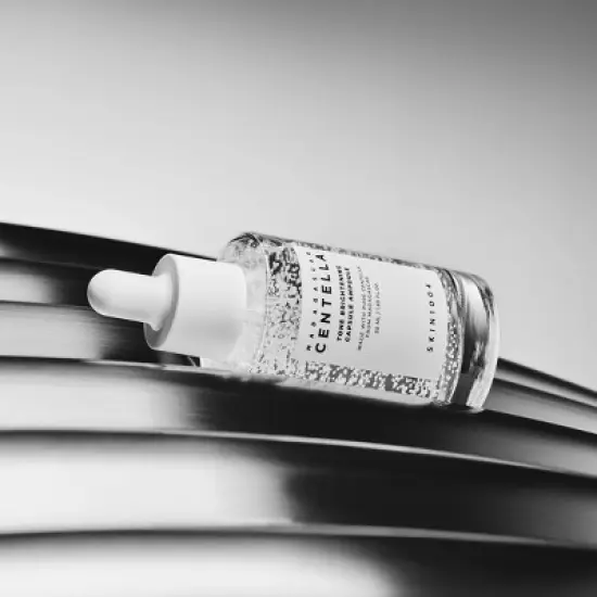 SKIN1004 Madagascar Centella Tone Brightening Capsule Ampoule Korean Skincare for Brightening and Even Skin Tone - 50ml image {7}