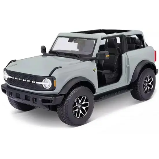 2021 Ford Bronco Badlands Light Gray "Special Edition" 1/18 Diecast Model Car by Maisto image {1}