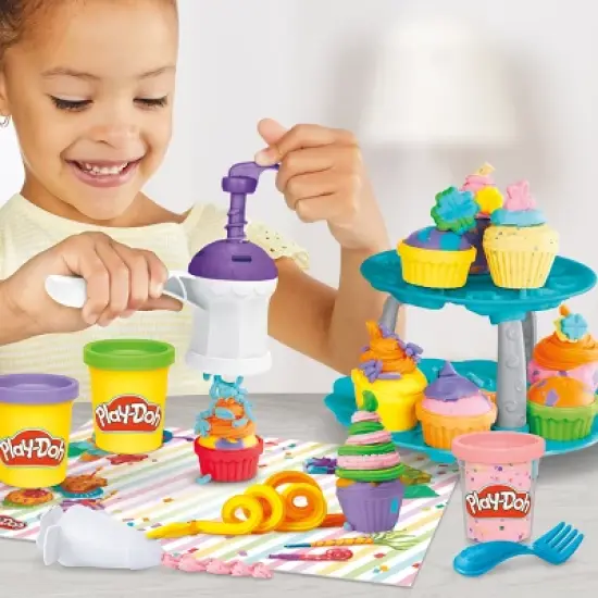 Play-Doh Cupcake Tower Playset - 15pc image {5}