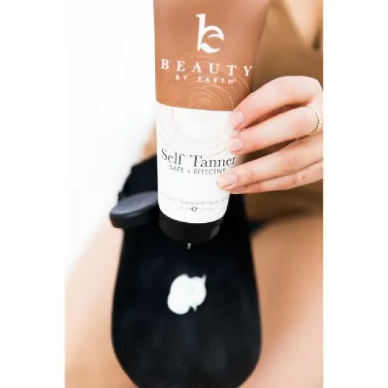 Beauty by Earth Self Tanner Lotion and Self Tanning Mitt image {8}