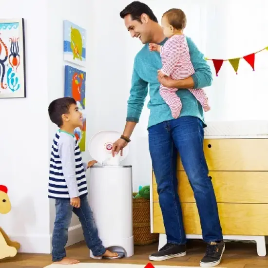 Munchkin STEP Diaper Pail, Powered by Arm & Hammer image {3}