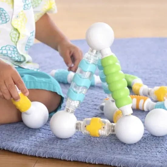 Guidecraft Grippies Shake, Build and Curve - 70 Piece Set image {5}