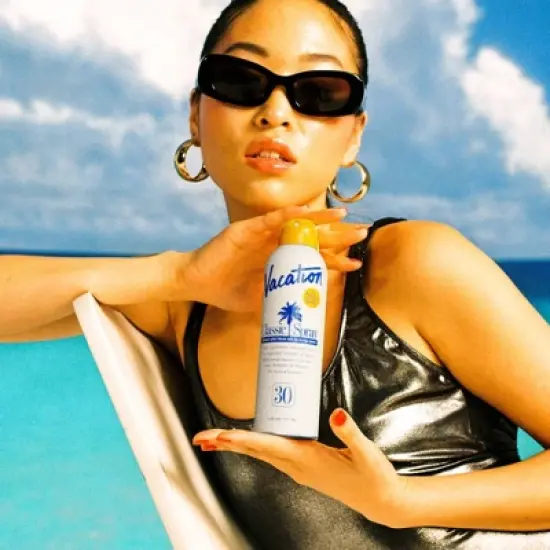 Vacation Classic Spray - SPF 30 - 6 fl oz image {5}