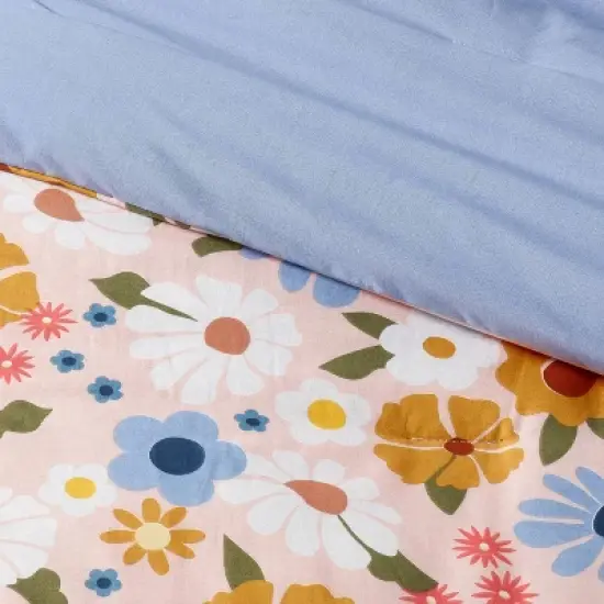 Vintage Floral Print Kids' Comforter Set - Pillowfort&trade; image {1}