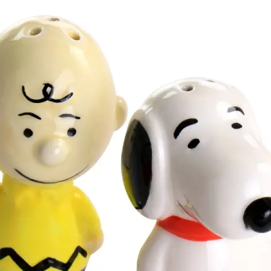 Peanuts Classical Pals Charlie Brown and Snoopy Figurine Salt and Pepper Shaker Set image {4}