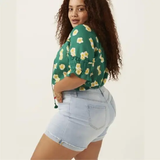 Molly & Isadora Women's Light Wash Rolled Hem Short image {1}