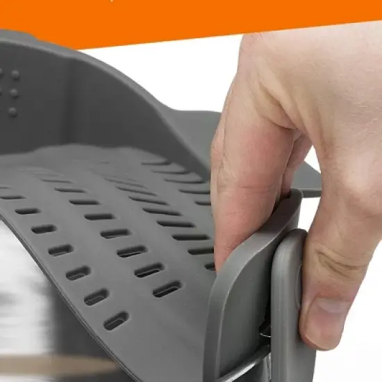 Cheer Collection Heat Resistant Snap-On Pot Strainer image {3}