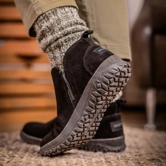 Minnetonka Women's North Zip Boots image {6}