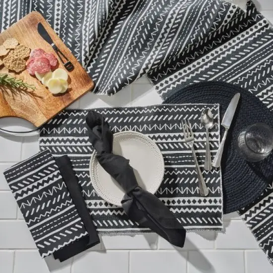 Split P Amaya Table Runner 15" x 72" image {1}
