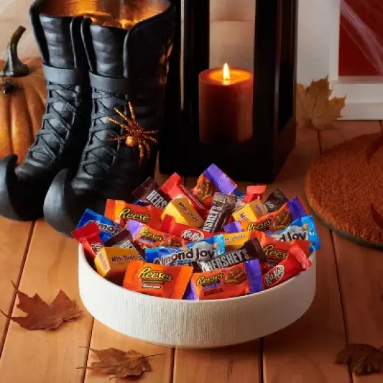 Hershey's Halloween Chocolate Miniatures Variety Pack - 145pc/55.56oz image {4}