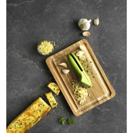 GoodCook Ready Garlic Press: Mincer & Crusher, Dishwasher-Safe, Green image {3}