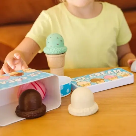 Melissa & Doug Scoop & Serve Ice Cream Set image {5}