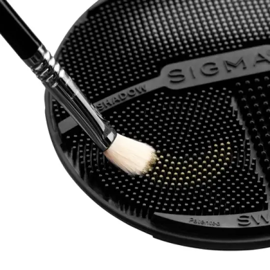 Sigma Beauty Travel Switch Brush Cleaners image {6}