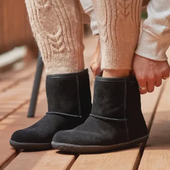 Minnetonka Women's Suede Backus Winter Boot image {5}