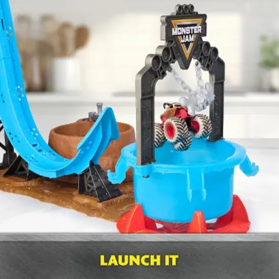 Monster Jam Mud Blasters Monster Mutt Dalmatian Dunk Tank Playset image {3}