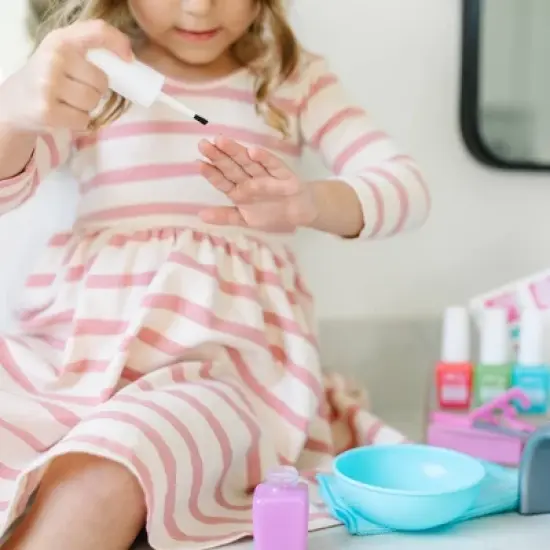 Melissa & Doug LOVE YOUR LOOK - Nail Care Play Set image {1}