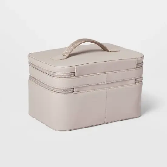 Signature Toiletry Bag - Open Story&trade;️ image {4}