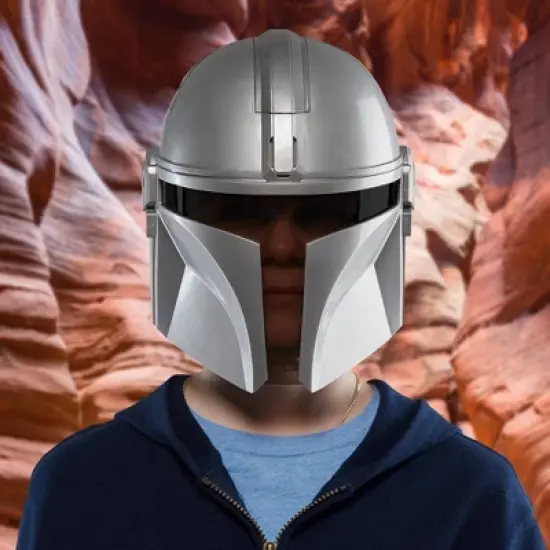 Star Wars: The Mandalorian Electronic Mask image {5}