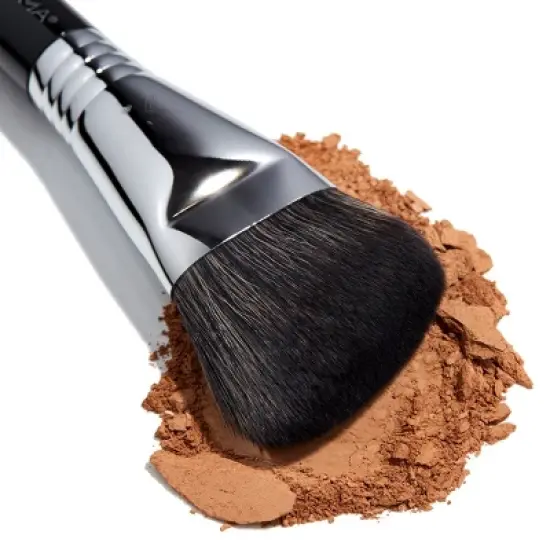 Sigma Beauty F23 Soft Angle Contour&trade; Brush image {3}