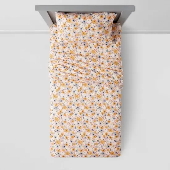 Vintage Floral Print Cotton Kids' Sheet Set - Pillowfort&trade; image {2}