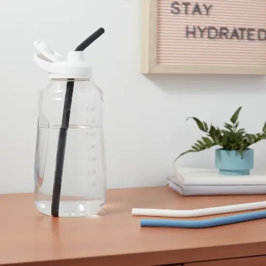 Tracker Chug Lid and 3 Silicone Straws image {1}