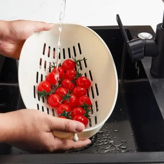 VECELO 2 In 1 Colander Strainer with Bowl Set, Fruit Vegetable Washing Colanders & Food Strainers, Double Layer Colander for Kitchen, Gray image {9}