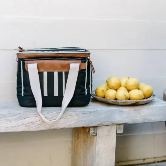 CleverMade Premium Soft Sided Malibu 13qt Cooler image {6}