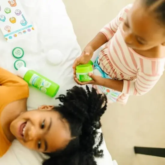 Melissa & Doug LOVE YOUR LOOK - Salon & Spa Play Set image {1}