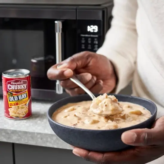 Campbell's Old Bay Clam Chowder - 18.8oz image {1}