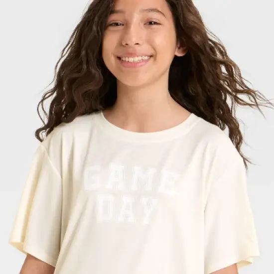 Girls' Beyond Ease Crop Boxy T-Shirt - All In Motion&trade; image {1}