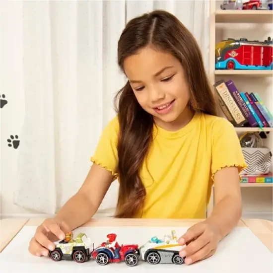 Paw Patrol, True Metal Classic Pack of 3 Collectible Die-Cast Vehicles, 1:55 Scale image {2}