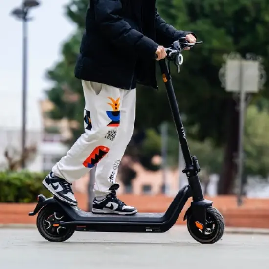 NIU Electric Kick Scooter KQi3 Pro image {7}