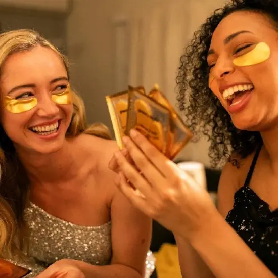 Grace & Stella Dew-tox & Chill Skincare Gift Set - 7pc image {2}