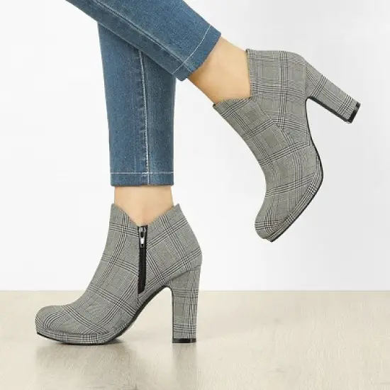 Allegra K Women's Round Toe Chunky Heeled Ankle Heel Boots image {1}