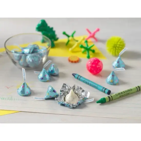 HERSHEY'S Birthday Cake Kisses Share Size - 10oz image {3}