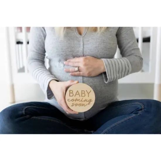 Pearhead Wooden Pregnancy Milestone Photo Props image {3}