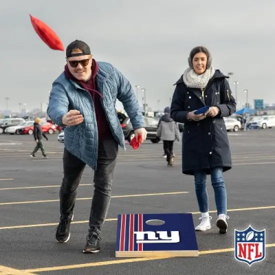 NFL New York Giants 2'x3' Wood Cornhole Set image {6}