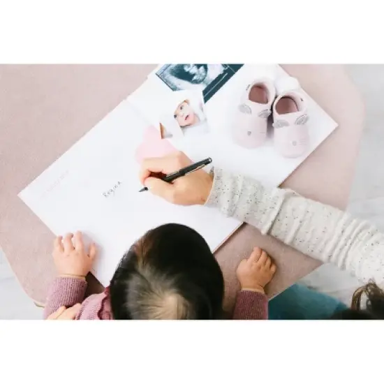 Pearhead Linen Baby Memory Book image {6}