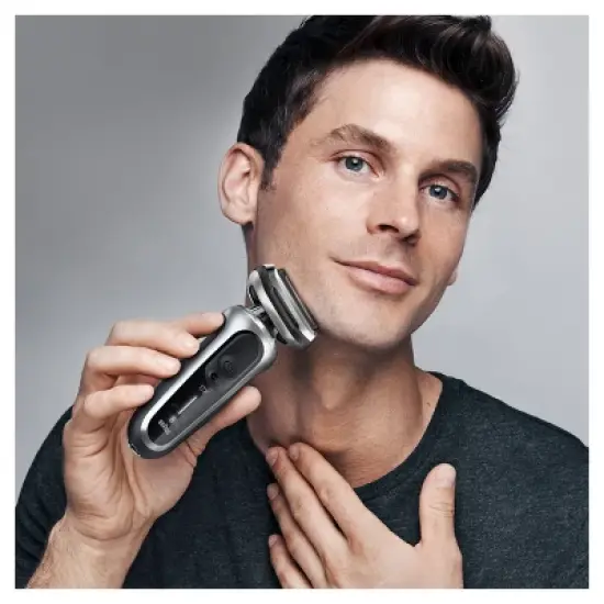 Braun Series 7-7020s Flex Men's Rechargeable Wet & Dry Electric Foil Shaver image {4}