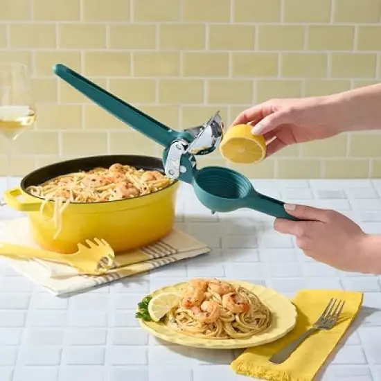 Chef'n FreshForce Lemon Squeezer Citrus Juicer, Premium Quality, Max Extraction, Collard Green image {3}