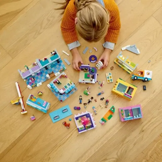 LEGO Friends Main Street Heartlake City Building Set 41704 image {4}