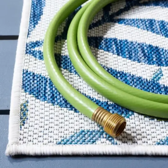 Courtyard CY9631 Power Loomed Indoor/Outdoor Area Rug - Safavieh image {2}