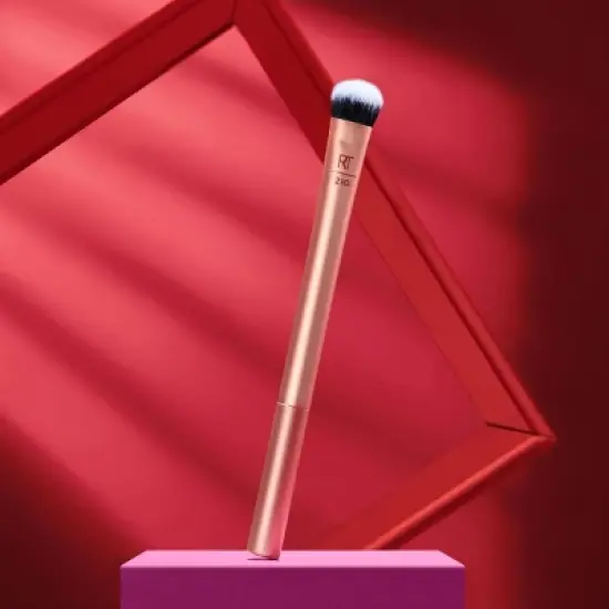 Real Techniques Expert Concealer Makeup Brush image {3}