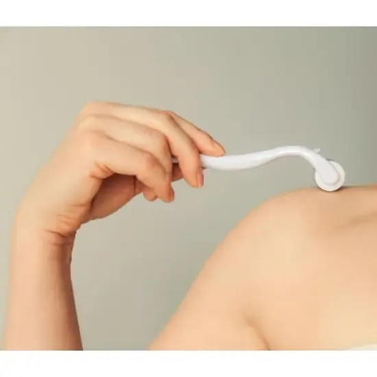 Beauty by Earth Microneedle Derma Roller Roller for Face image {9}