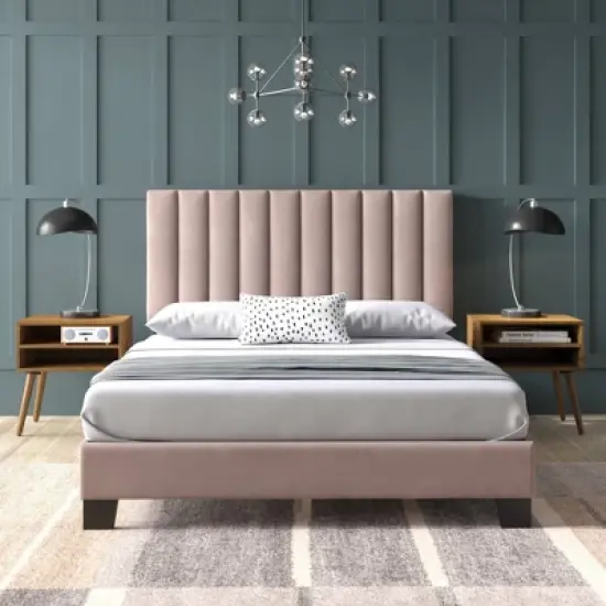 Queen Colbie Upholstered Platform Bed with Nightstands - Picket House Furnishings image {7}