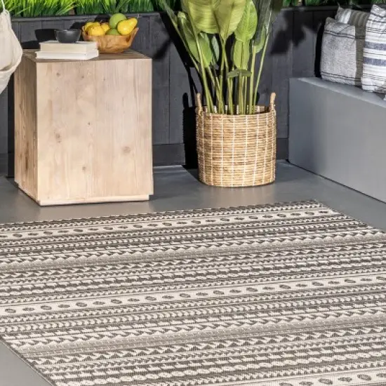 nuLOOM Teofila Outdoor Area Rug image {8}