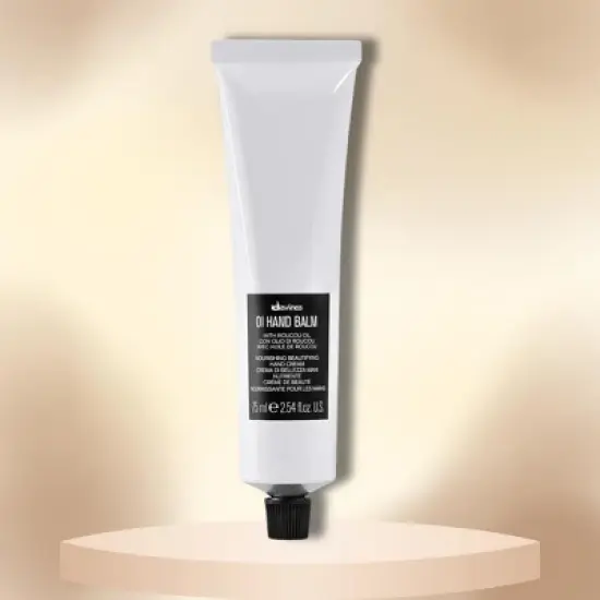 Davines Oi Hand Balm | Nourishing hand cream with antioxidant action, suitable for all skin types. - (2.53 oz) image {1}